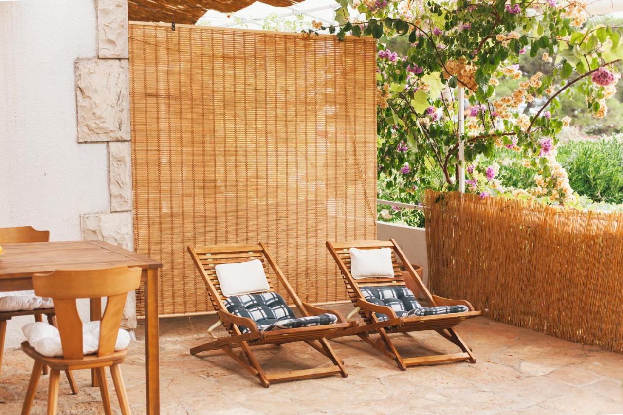 Charming Apartments With Garden โบล ภายนอก รูปภาพ