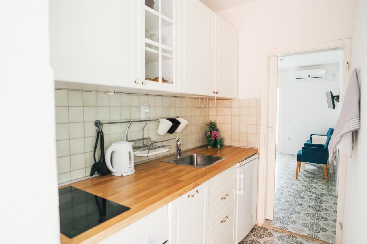 Charming Apartments With Garden โบล ภายนอก รูปภาพ