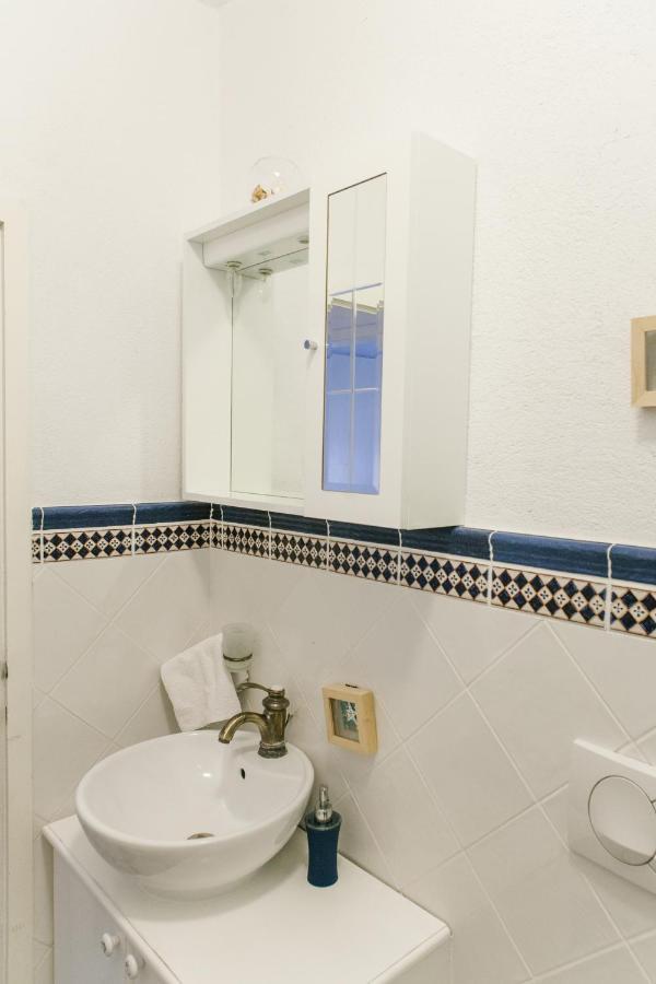 Charming Apartments With Garden โบล ภายนอก รูปภาพ