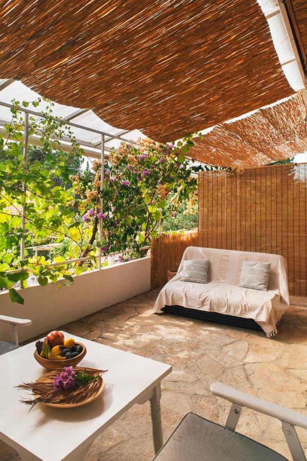Charming Apartments With Garden โบล ภายนอก รูปภาพ