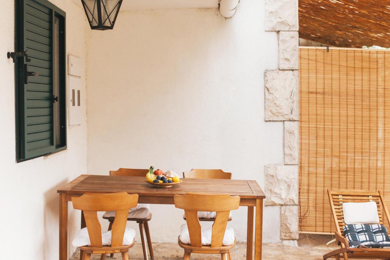 Charming Apartments With Garden โบล ภายนอก รูปภาพ