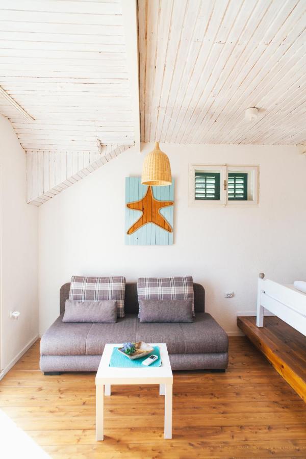 Charming Apartments With Garden โบล ภายนอก รูปภาพ